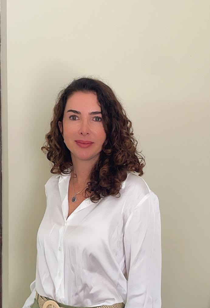 Isabel Gomez Alvarez Vivacqua. Comercial